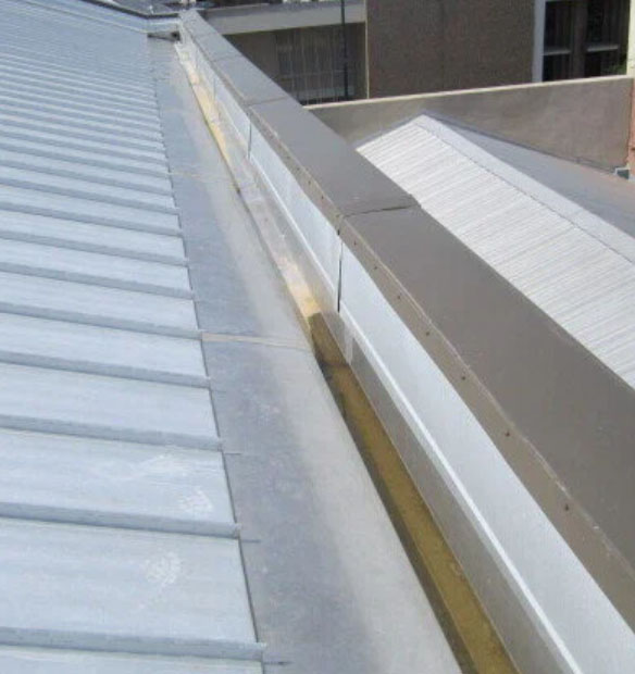 Water pooling inside internal gutter